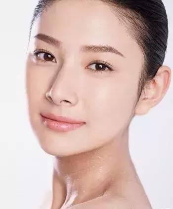 护肤品在脸上黏黏的是不是没吸收,护肤品不吸收脸上密密麻麻小疹子