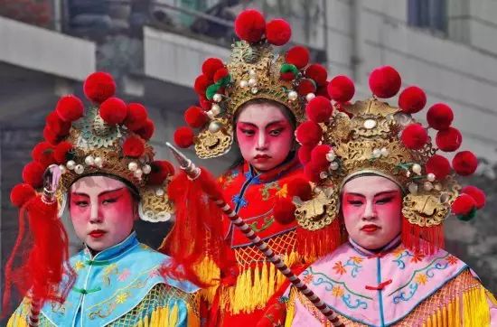 元宵节除了吃元宵还吃什么呢,元宵节要玩些什么