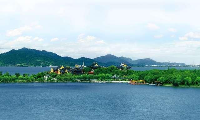 我带着你你带着钱咱们一起去旅行,我带着钱你带着我一起去旅行