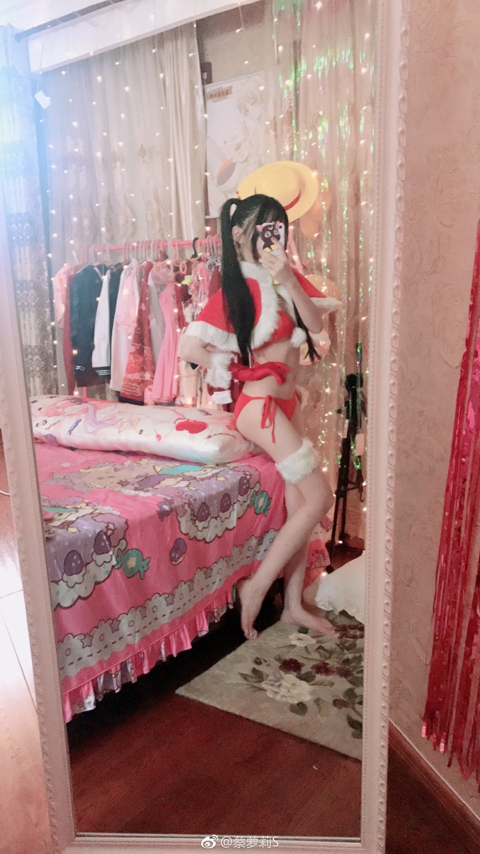 蔡萝莉cos照片,蔡萝莉圣诞装cos