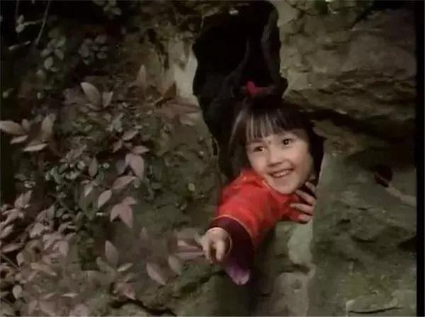 武林外史白飞飞为什么毁朱七七容,武林外史朱七七为什么救白飞飞