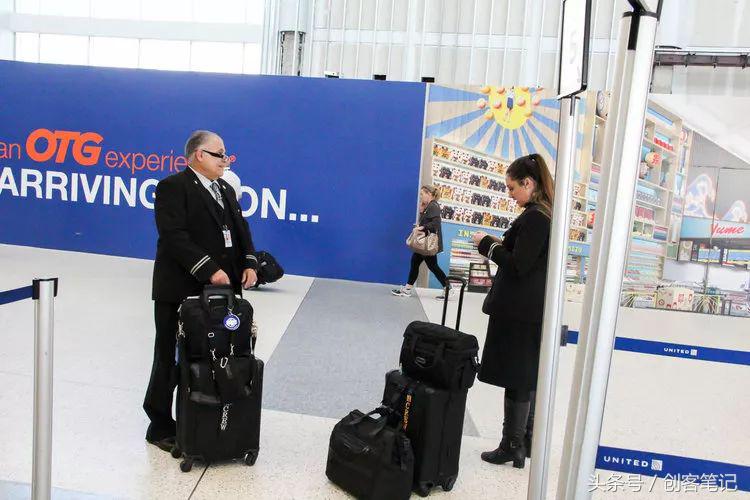 乘务员的行为细节,乘务员背后的心酸