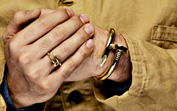 具有复古元素的现代首饰,回归专属首饰