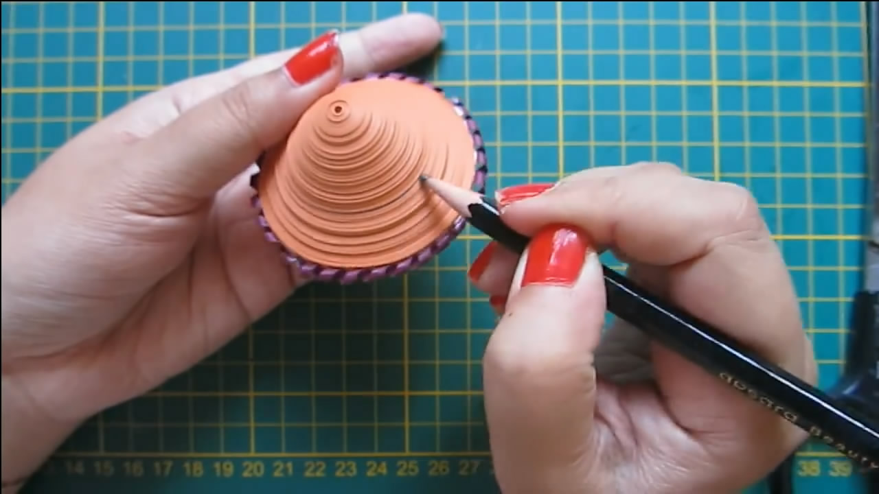 制作七彩爆浆蛋糕,七彩蛋糕做法简单又漂亮