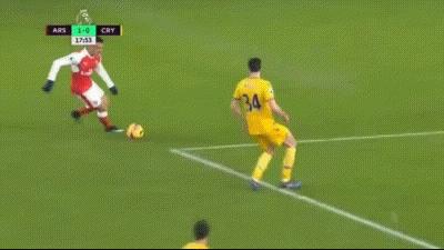 足球十大过人经典动作,足球最简单的过人动作小孩子