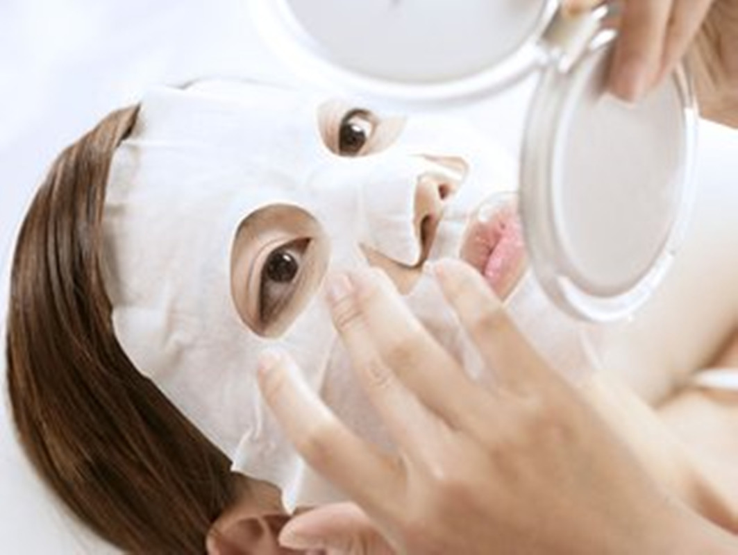 长痘痘的人可以敷面膜吗,青春期孩子长痘痘可敷面膜吗