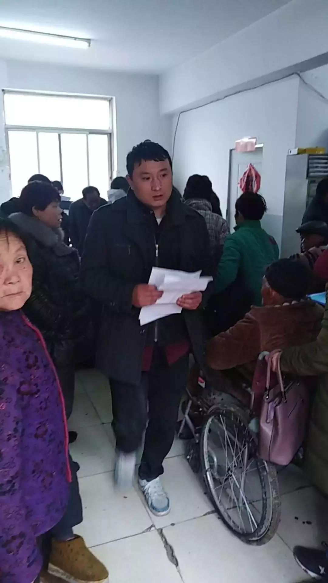 阜阳发热门诊爆满,阜阳六院2楼门诊