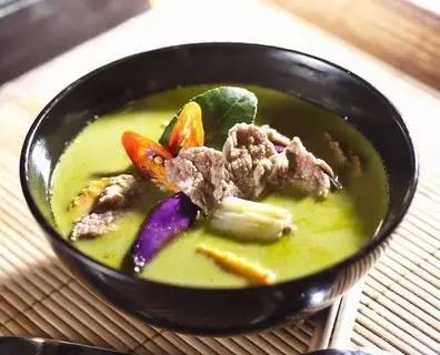 泰国普吉岛夜市小吃美食,泰国美食街边小吃跳跳虾