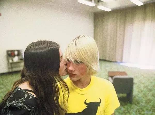 十三年前的金棕榈，房间里的大象