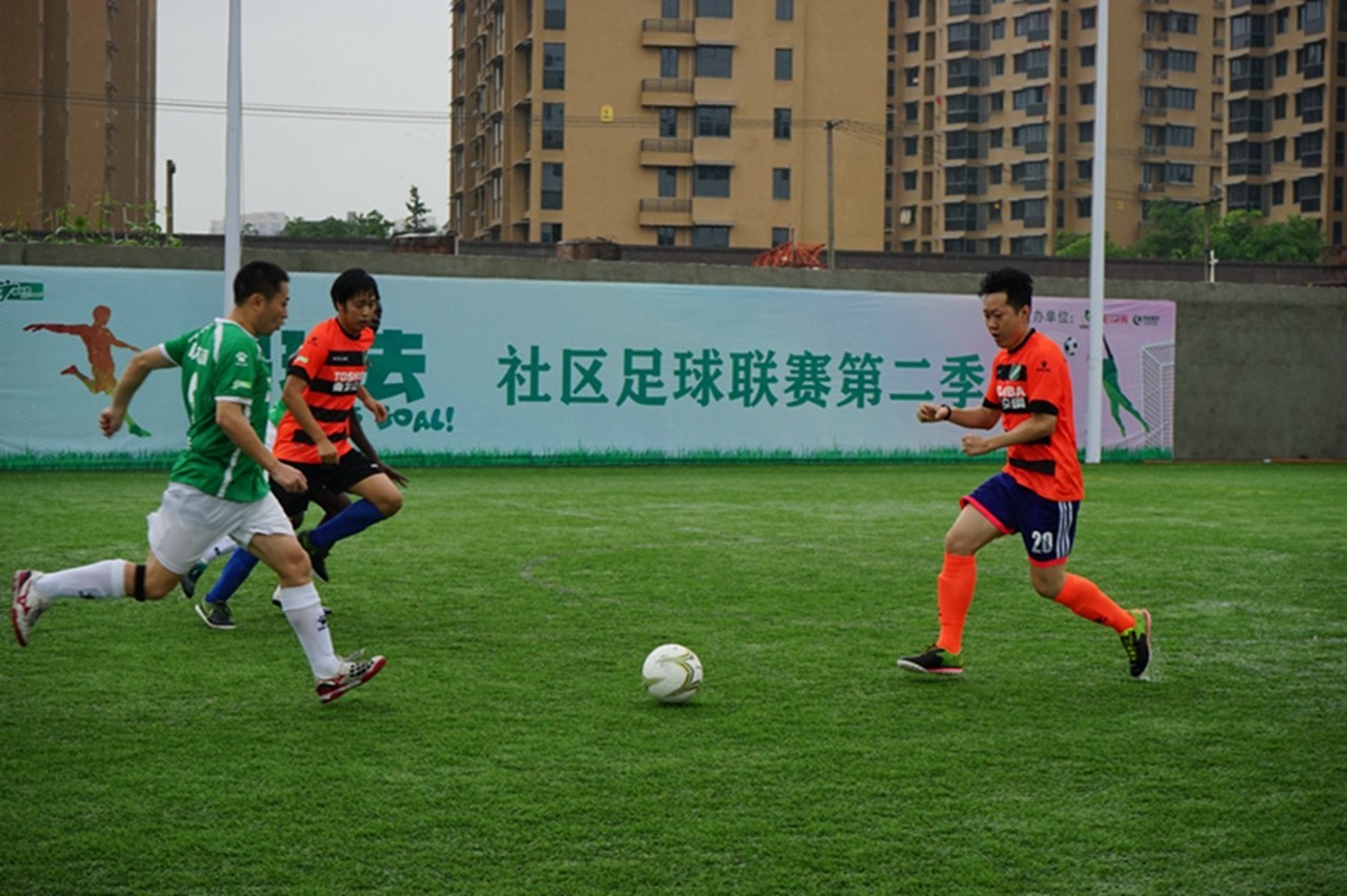 美女经理、网红妹子直播!“踢球去”足球联赛,从赛场火到了线上!