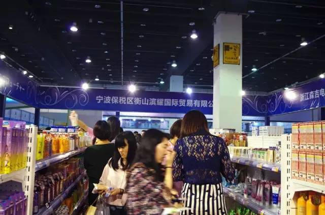 待小布说出真相，今天在进口商品展木有买买买的亲，要后悔到明年了！