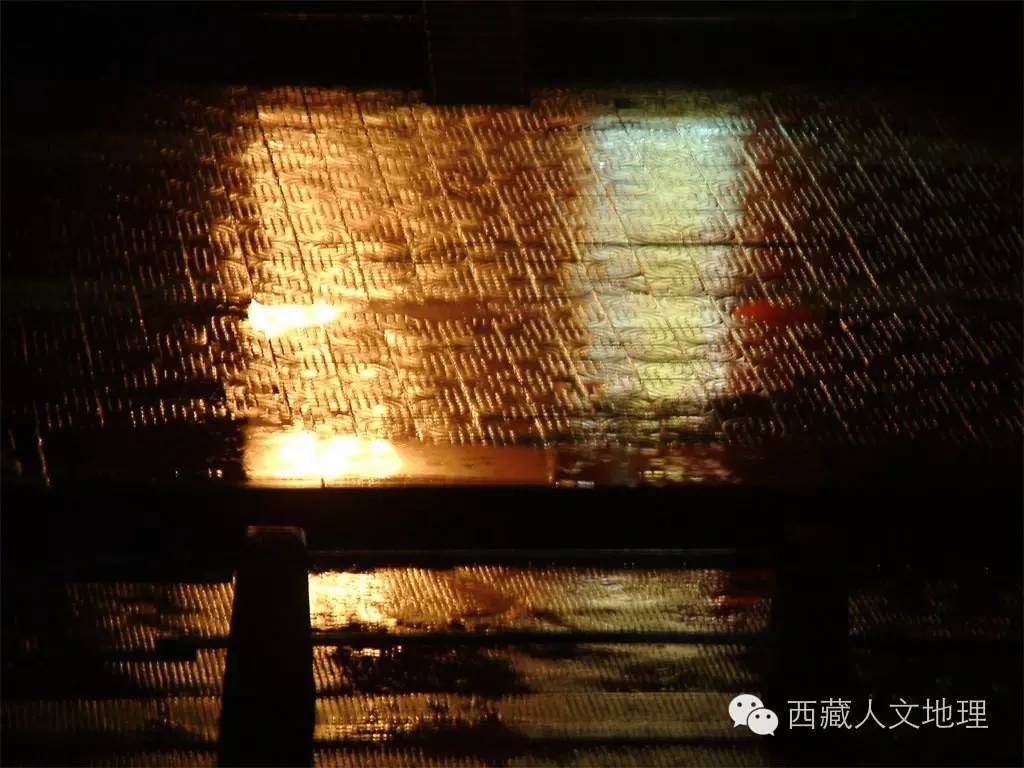 拉萨夜雨发表于哪一年,拉萨夜雨讲解