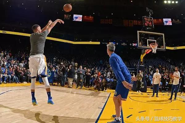 投篮老是打铁怎么练习投篮,投篮平时练准打比赛软怎么办