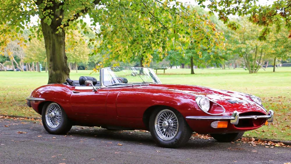 这才是绝无仅有的自驾游：租一辆稀有经典古董车踏上梦幻之旅