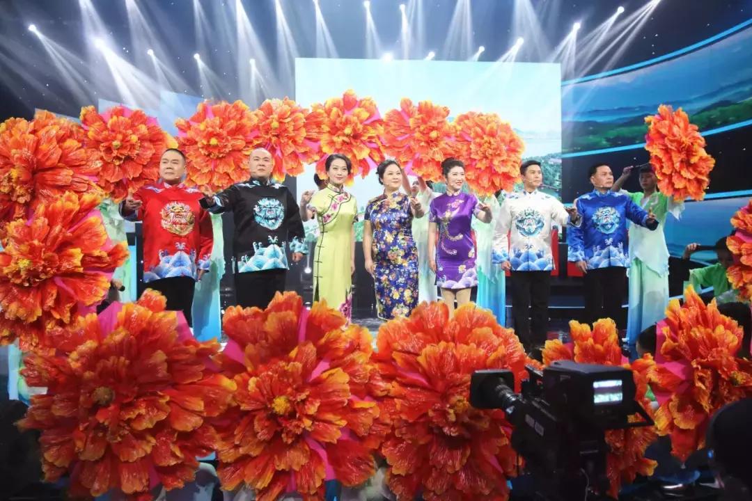 婀栧崡鏄ュぉ璧翠竴鍦鸿姳娴风殑绾︿細,涓囩墿澶嶈嫃缇庝附鑺辨湹