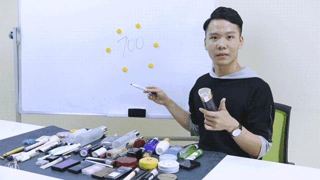 我们让4个直男猜化妆品，女生们哭晕在厕所！哈哈哈哈...