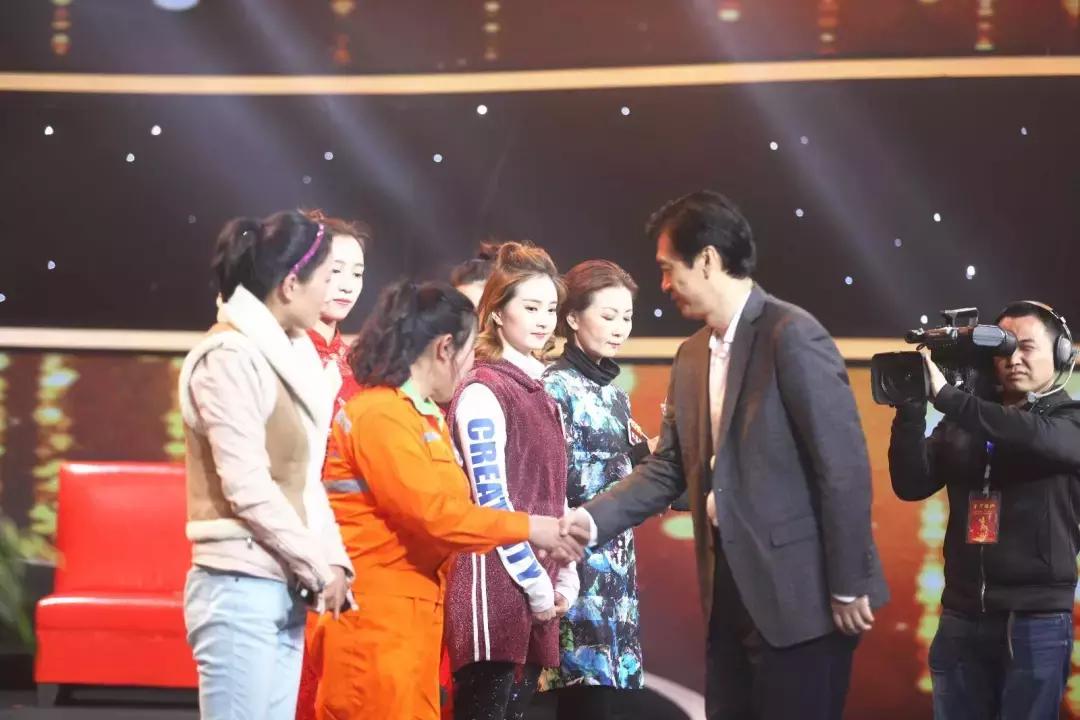 婀栧崡鏄ュぉ璧翠竴鍦鸿姳娴风殑绾︿細,涓囩墿澶嶈嫃缇庝附鑺辨湹