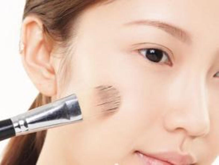 皮肤油怎么化妆比较服帖,皮肤干怎样化妆好看又简单初学者