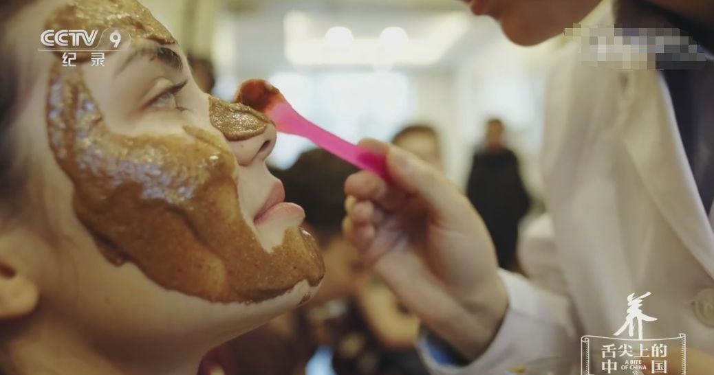 寰晢鍙g孩鐖嗘,涓嵂鎴愬垎鐨勬姢鑲ゅ搧寰晢