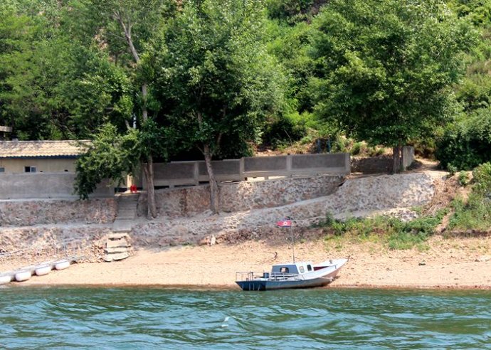 中朝边境美丽的风景,中朝边境桃花盛开的地方