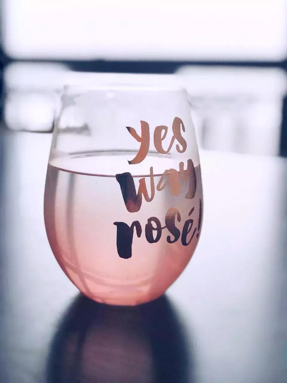 喝水一定要选择一个好杯子,选杯子颜色重要还是图案重要