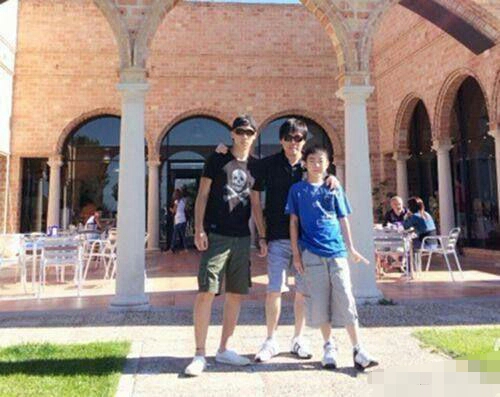 张宇峰全家照,张宇和老婆近照