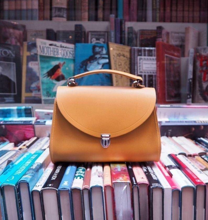 想买一个大牌的包包推荐哪个款,好看又实用的包包有哪几款