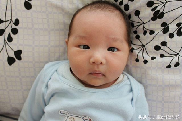 宝宝小时候对眼长大后能过来吗,小婴儿对眼是天生的还是后天的