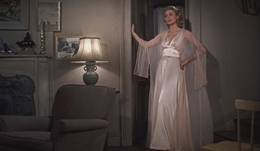 学摩纳哥王妃格蕾丝-凯利穿衣，简单搭配却美到别人翻白眼！