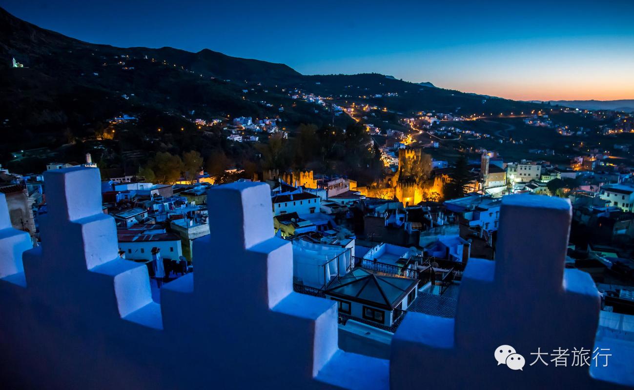 摩洛哥蓝是孔雀蓝吗,有一种蓝叫巴黎蓝