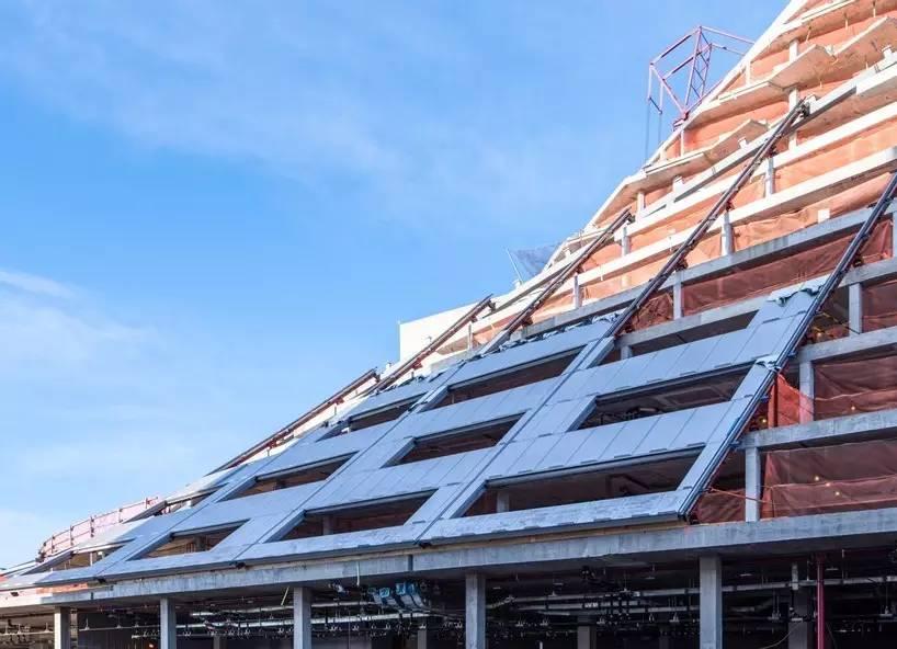 这个人在纽约最贵的地方，为穷人建了座金字塔