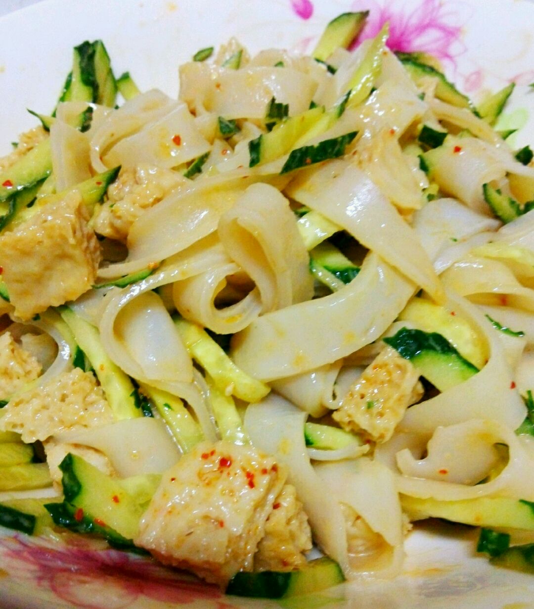 西安小吃凉皮,西安小吃凉皮夹菜