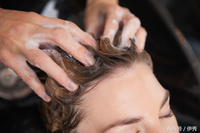 头发自然卷可以烫发吗,自然卷做出烫发效果