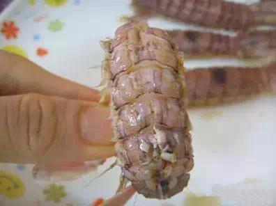 40一斤的虾蛄，一出锅全变绿了！专家建议不要吃！