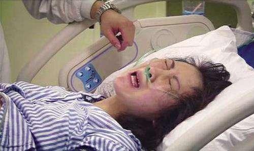 无痛分娩产程处理,产妇痛到绝望丈夫却拒绝