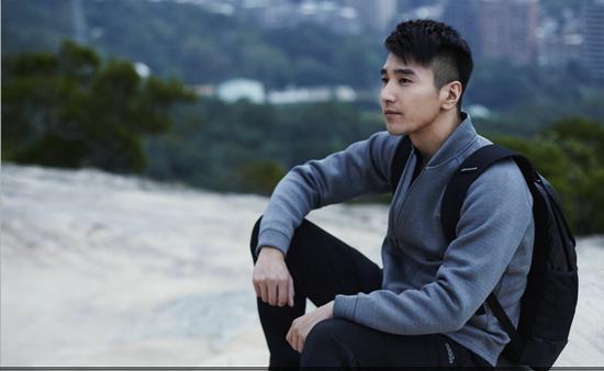 阿迪达斯探锐什么级别,阿迪达斯最新x系列荧绿