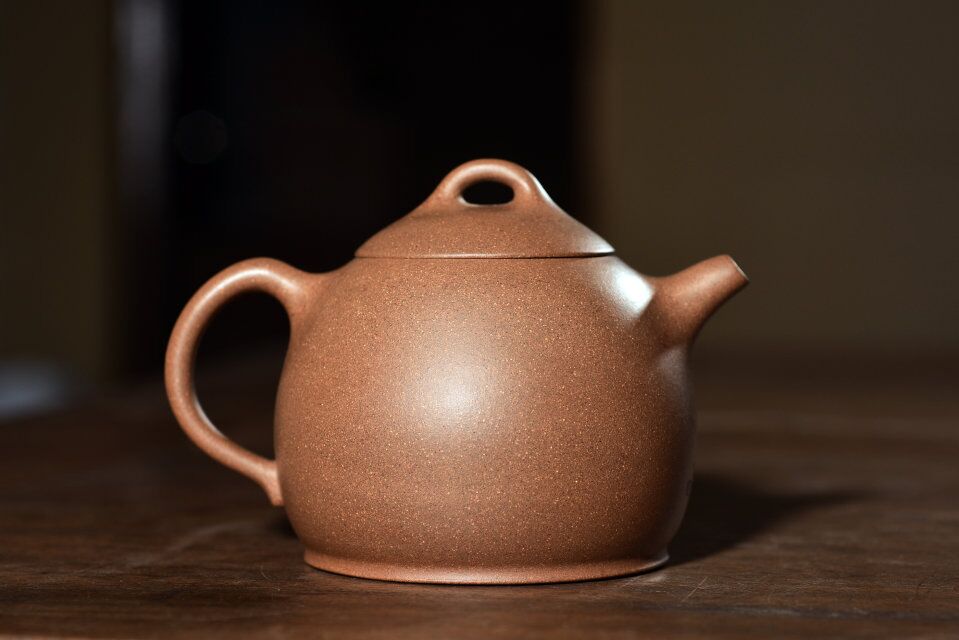 紫砂龙血砂泥料适合泡什么茶,什么样的紫砂泥料烧柴后是黑色