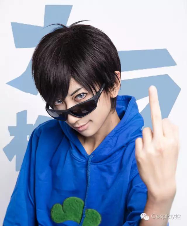 一人六役阿松，sox手势！这是什么我一点也不懂！