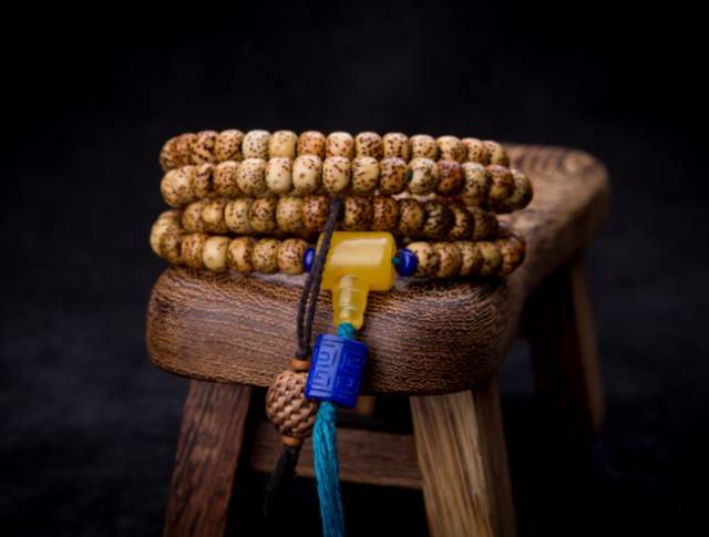 女士文玩最好看的款式,最值得女人戴的文玩