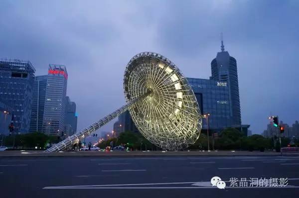 上海这个建筑能耗争议不少，但演出很棒