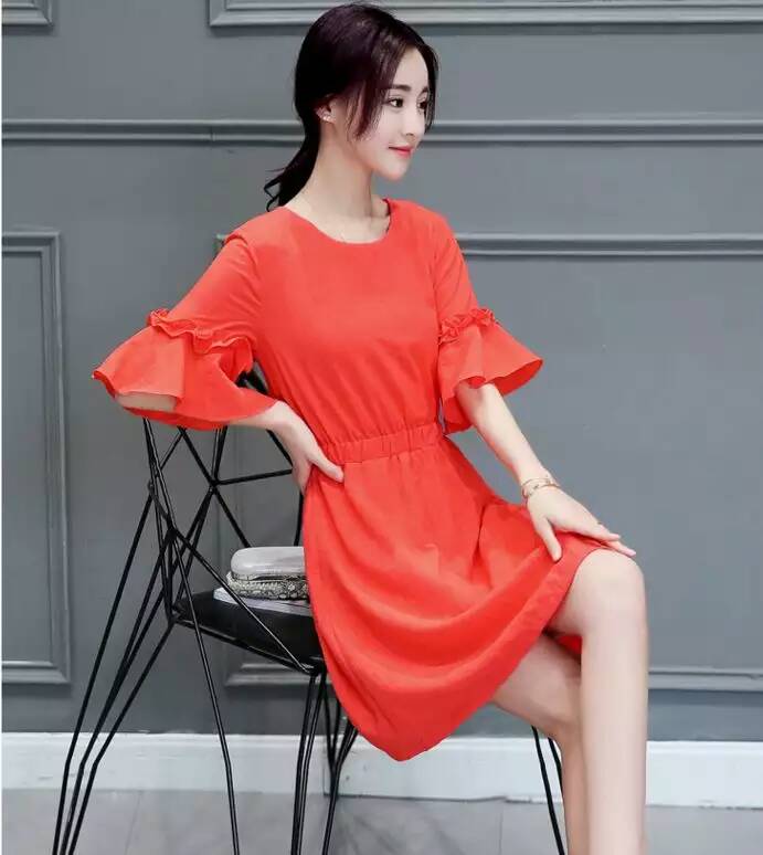 少女青春靓丽显瘦素色连衣裙,少女温婉气质连衣裙