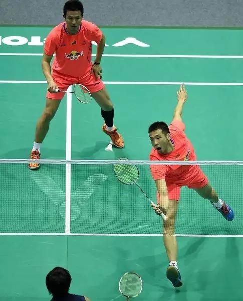 打好羽毛球的技巧和方法,打好羽毛球技巧