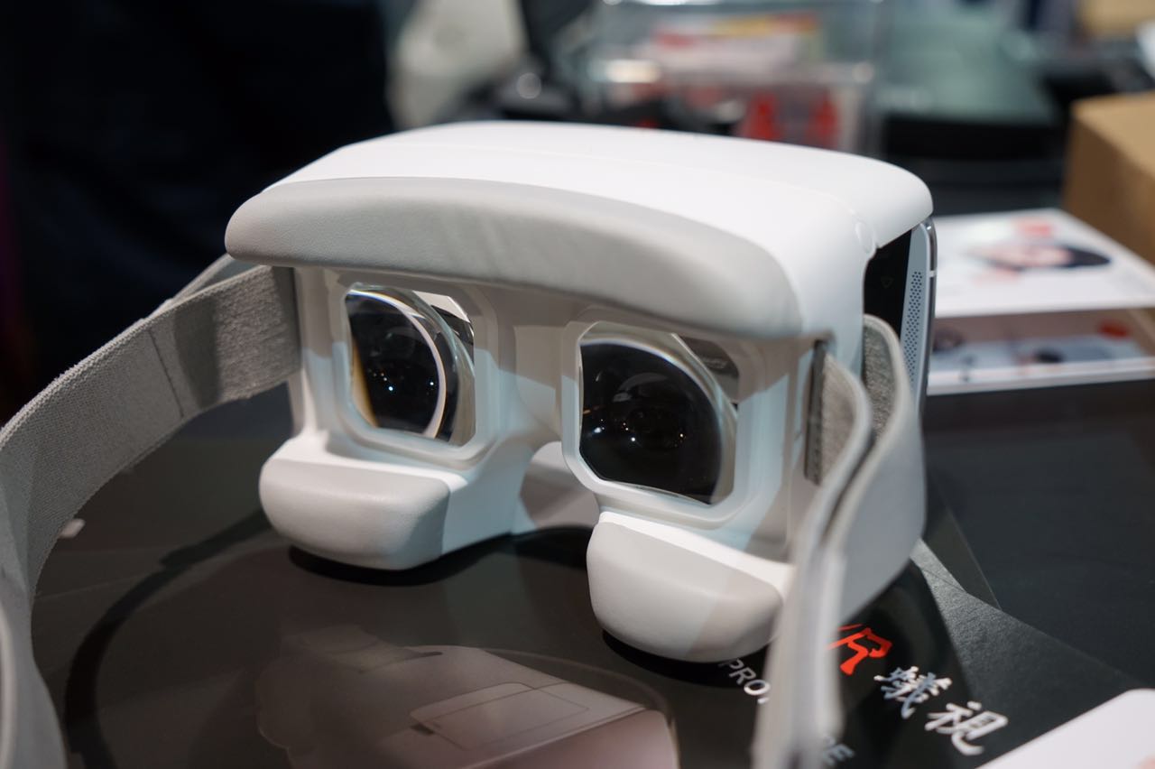 手机+VR头盔,华为、中兴、乐视哪家强?