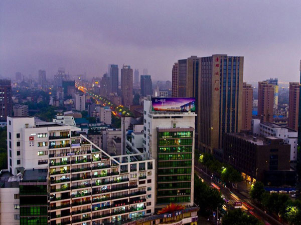 东莞凭什么是全国最富的城市之一,东莞特大城市排名第一