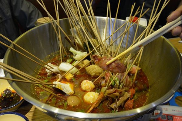 来“童少爷”又见成都名小吃体验最成都的味道