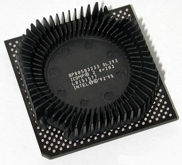 英特尔和amd的cpu哪个更好,amd和英特尔顶级cpu对比