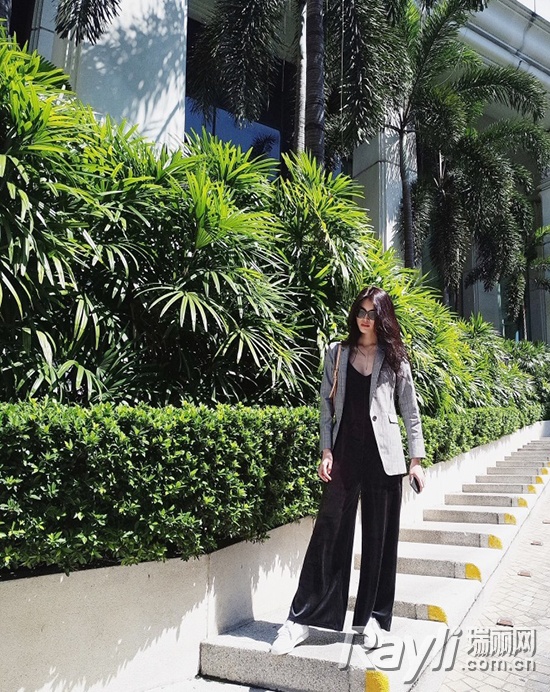 又到小长假,快点跟明星们学学能制霸朋友圈的旅拍秘籍吧!