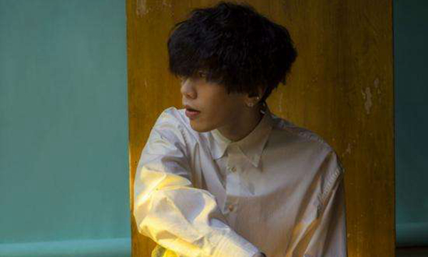 专辑一周卖出百万,MV视频点击过亿,日本也有疯狂音乐人