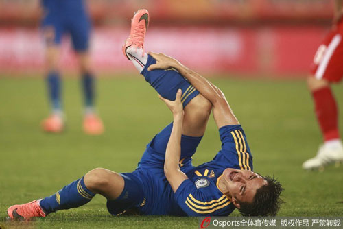 张弛足球比赛中最严重的受伤,足坛受伤感人瞬间