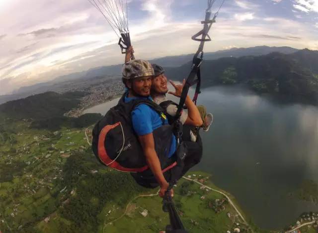 二十几岁环游世界,多大年纪还能环游世界